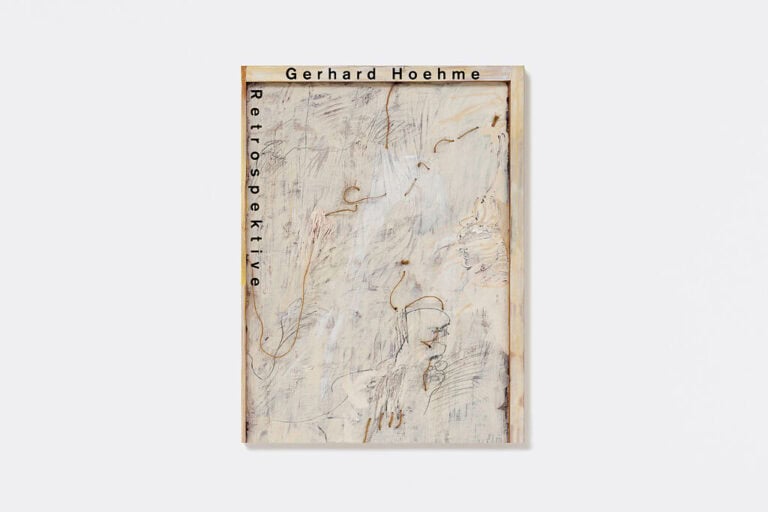 Foto: Cover eines Ausstellungskatalogs. Die gesamte Fläche des Covers ist eine Abbildung. Auf die Abbildung gesetzt schwarze Schrift: "Gerhard Hoehme, Rerospektiven".